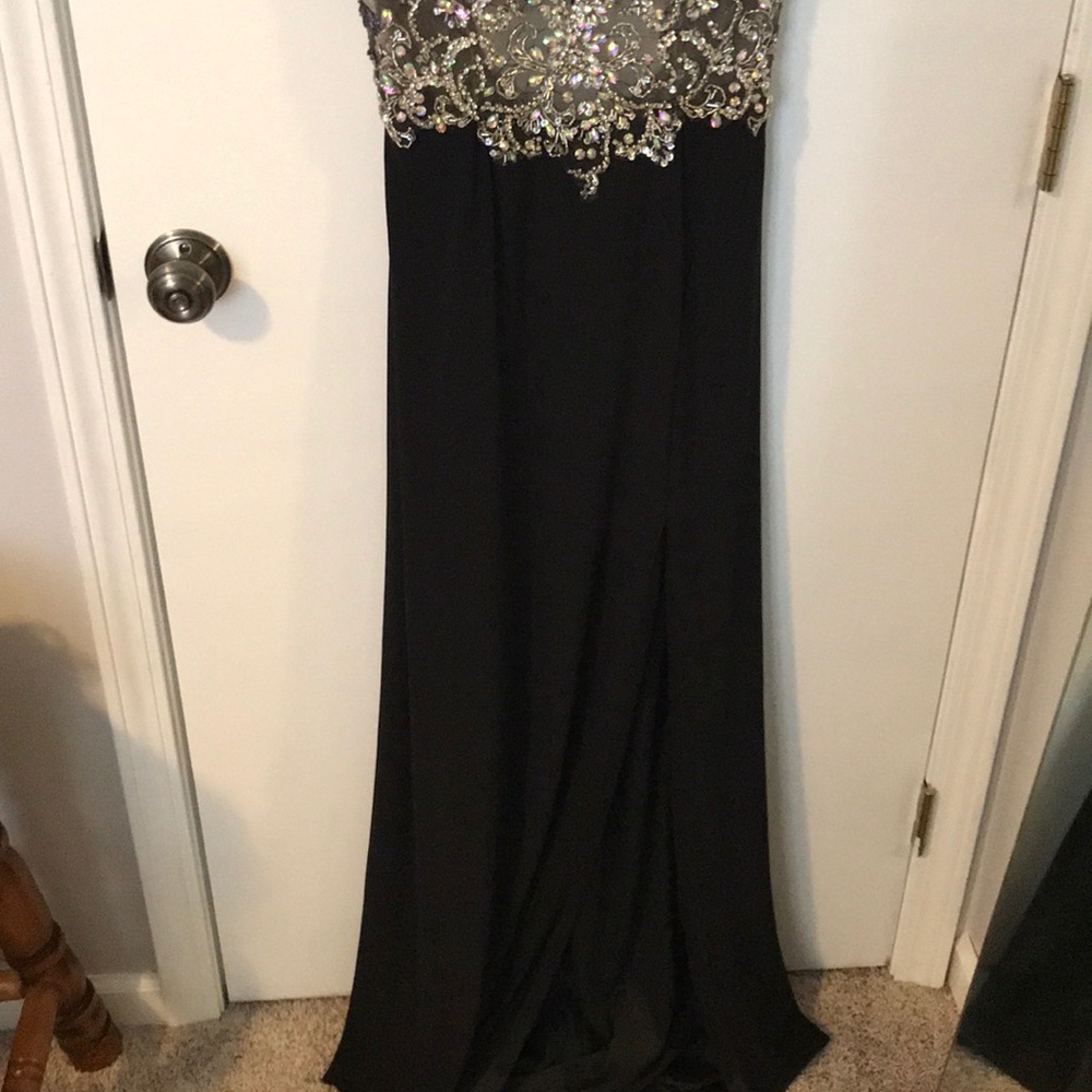 Prom dress - Picture 2 of 8